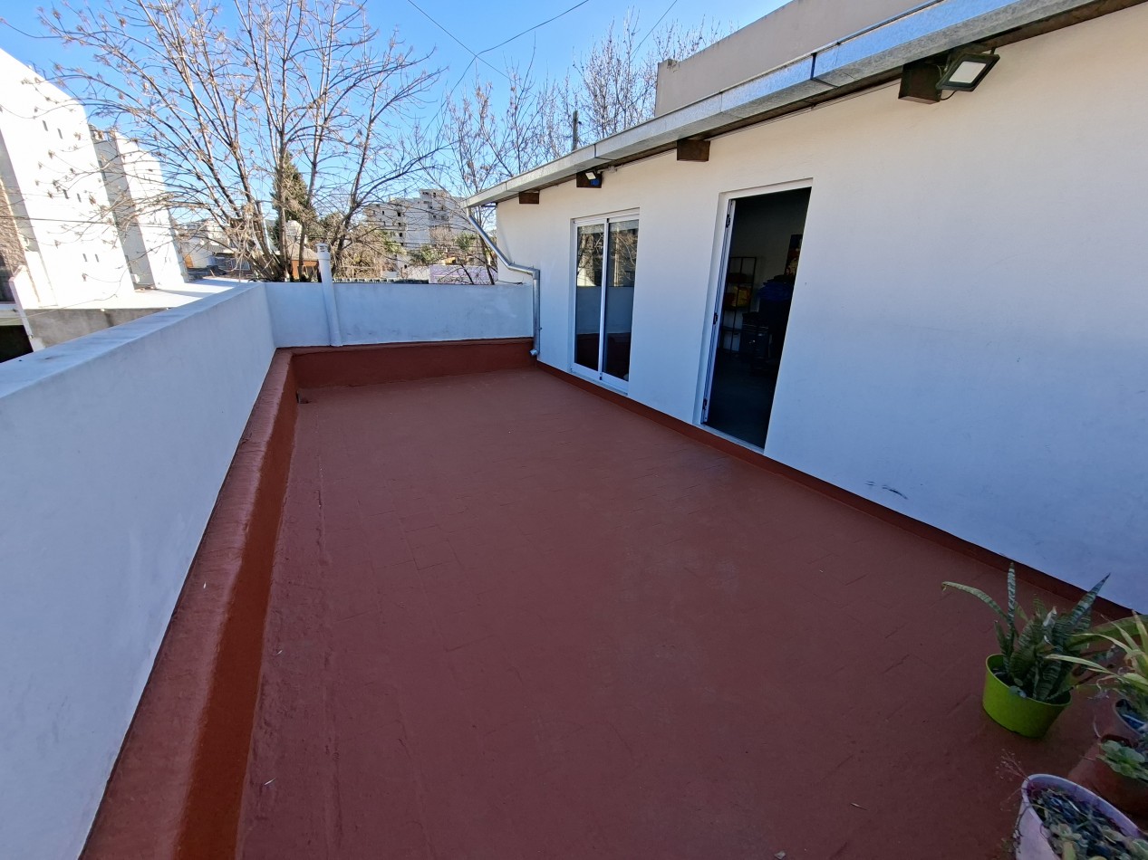 Venta Ph Tipo Casa 3 ambientes sin expensas con entrada independiente, terraza y quincho - Villa Lugano