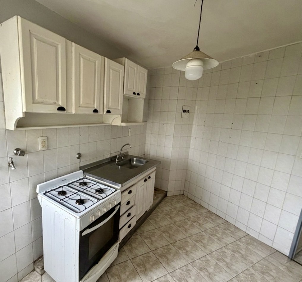 Alquiler Departamento 3 ambientes con cocina grande - Lugano IyII Edificio 55