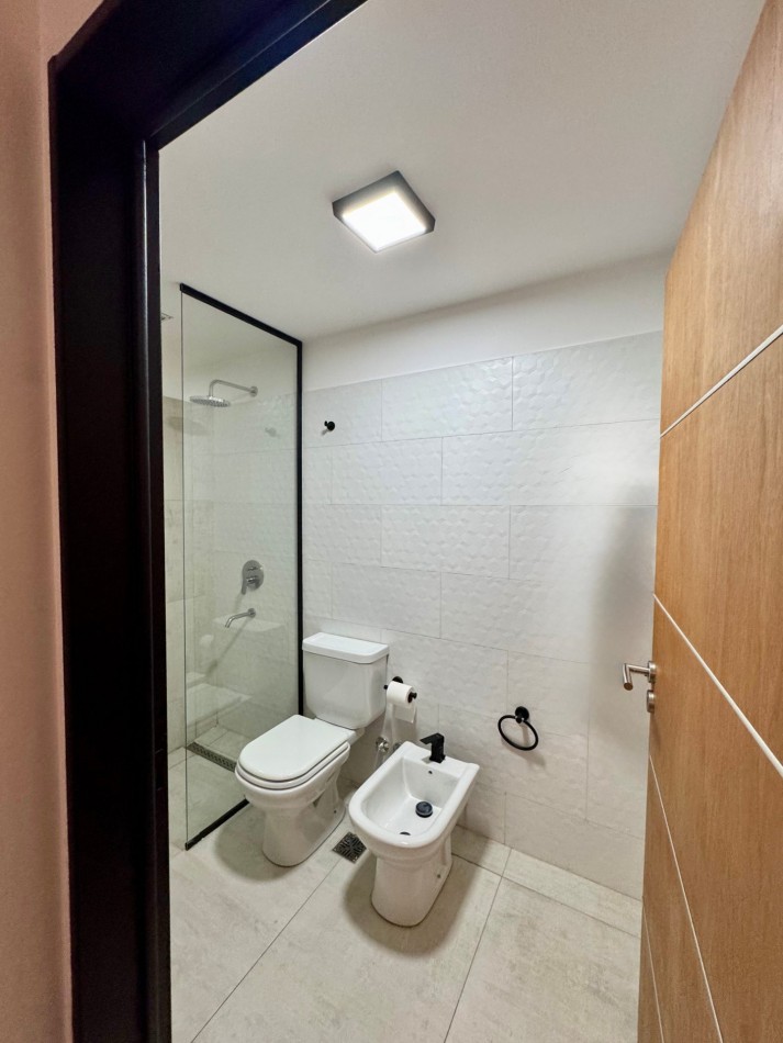En Venta Departamento de 2 ambientes de categoria con super balcon al frente - Villa Lugano
