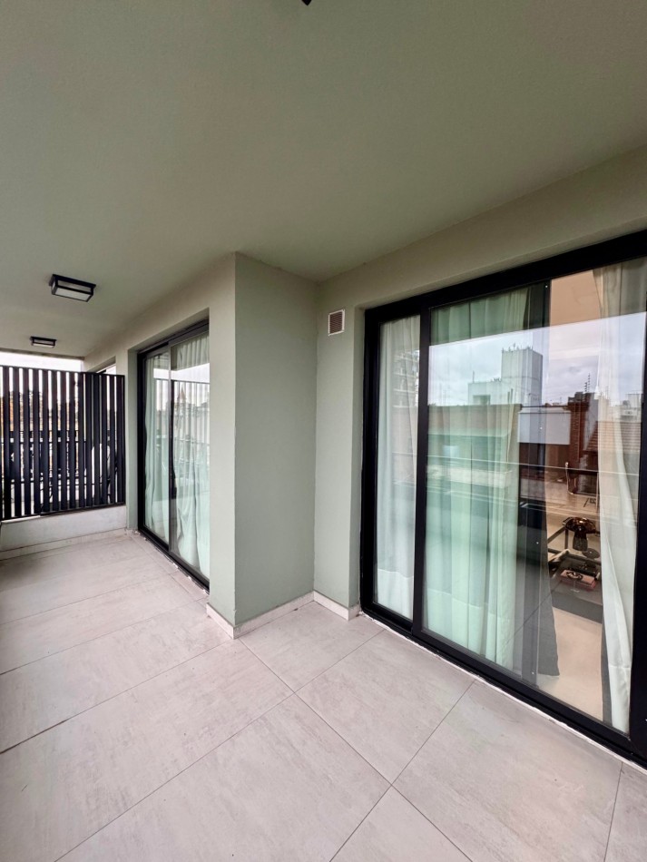En Venta Departamento de 2 ambientes de categoria con super balcon al frente - Villa Lugano